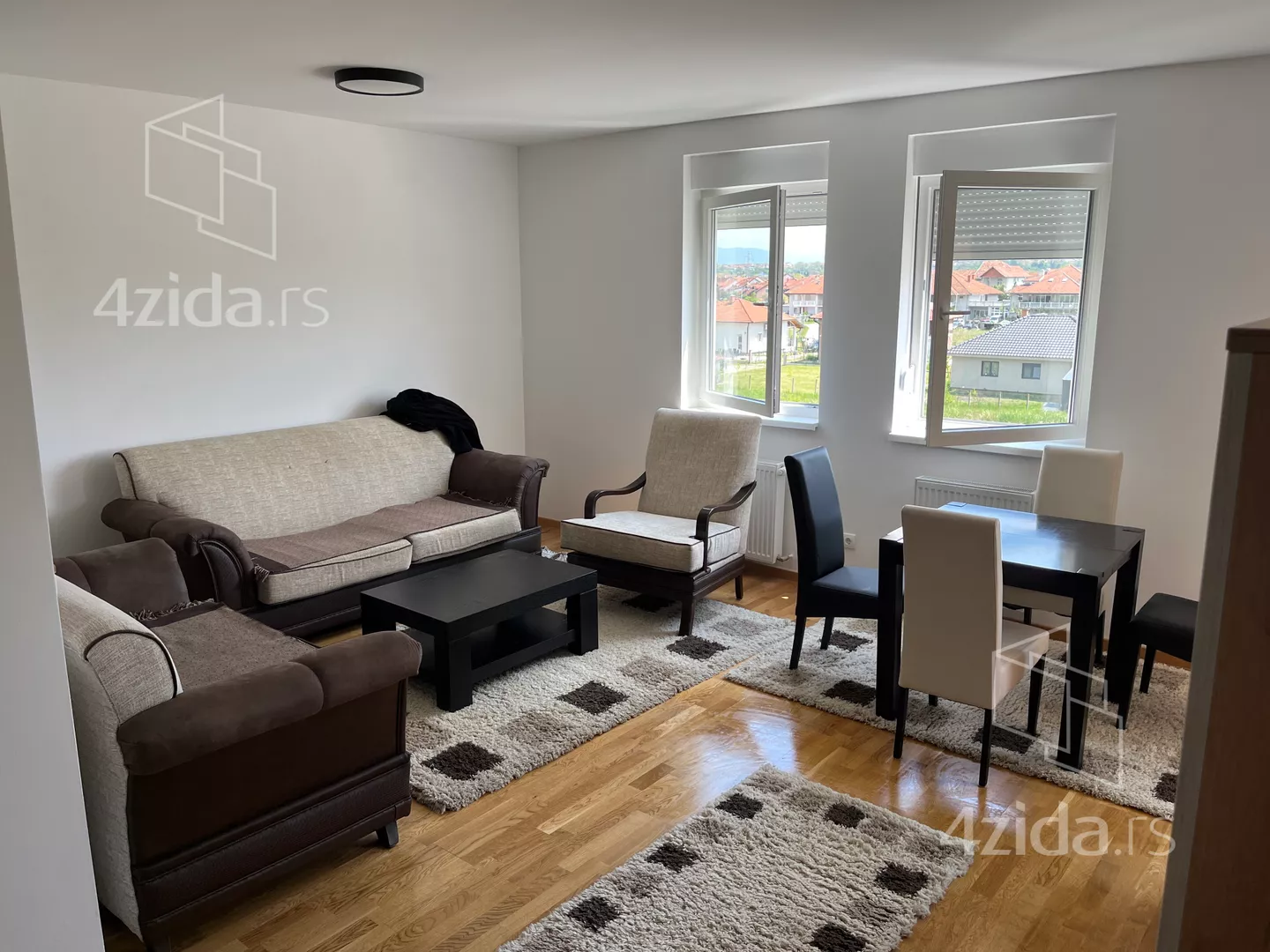 Troiposoban stan | 4zida