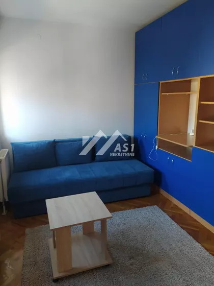 Petra Drapšina | 4zida.rs
