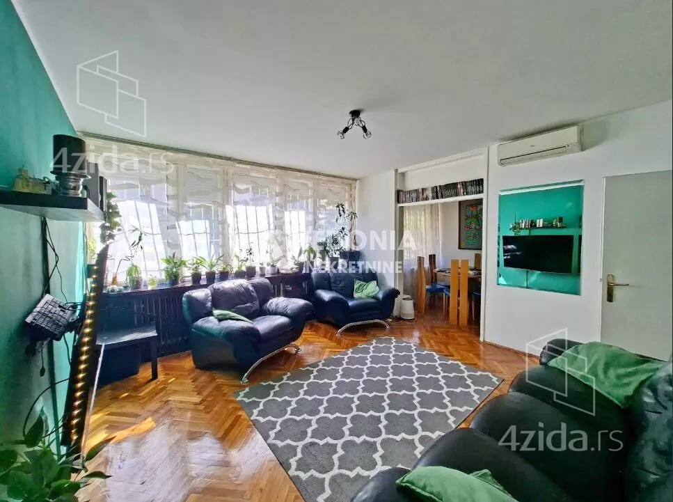 Troiposoban stan | 4zida