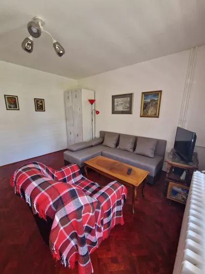Braće Jovanovića 37 | 4zida.rs