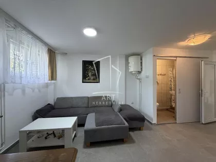 Žarka Savića | 4zida.rs