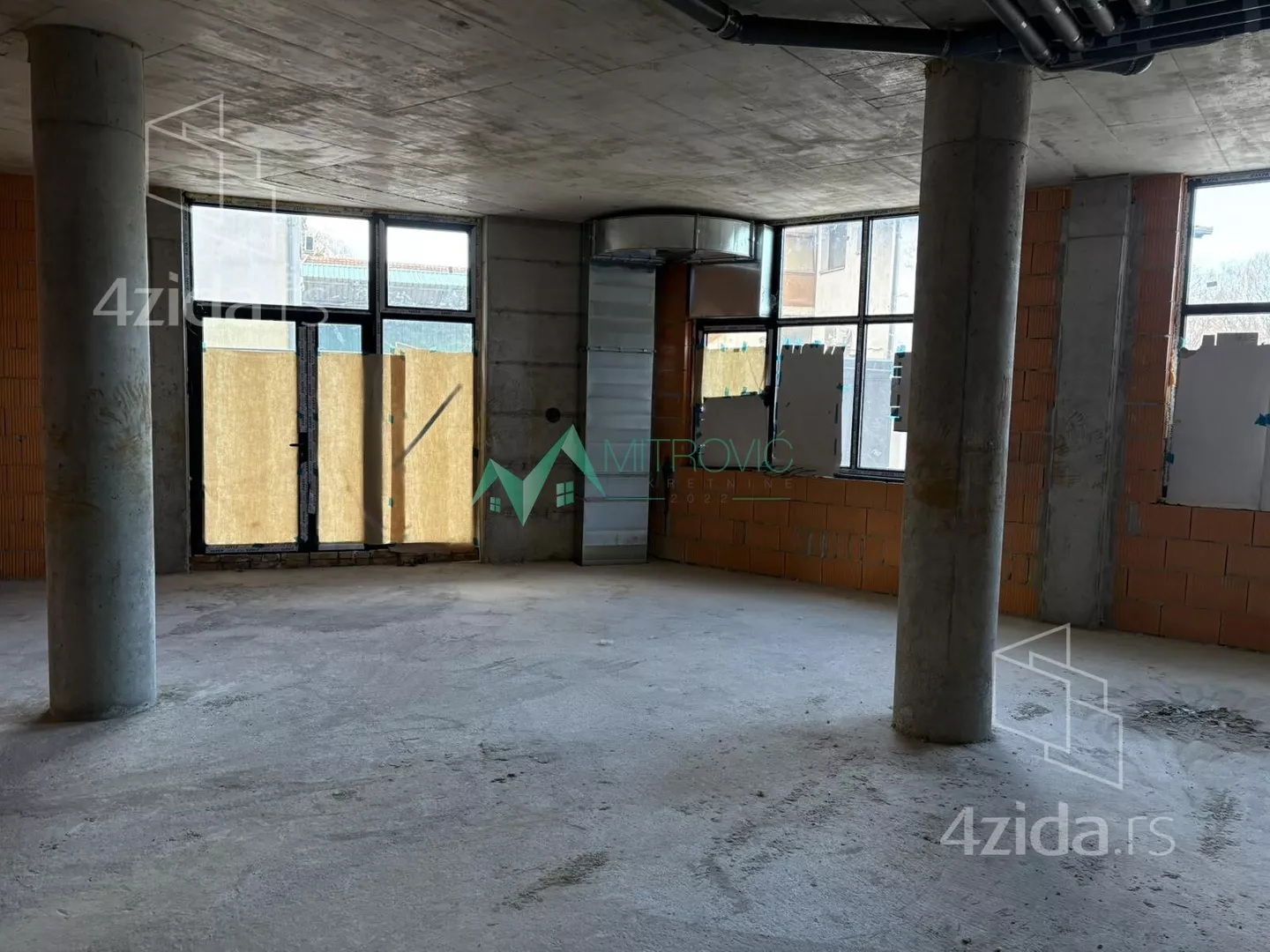 Poslovni prostor | 4zida