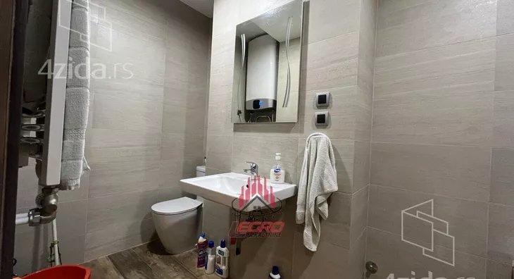 Petoiposoban stan | 4zida