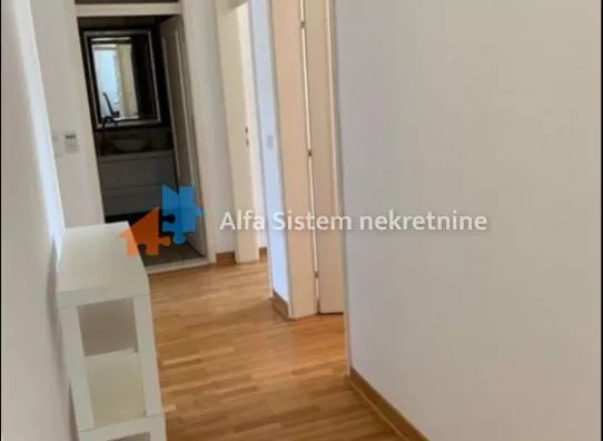 Četvoroiposoban stan | 4zida