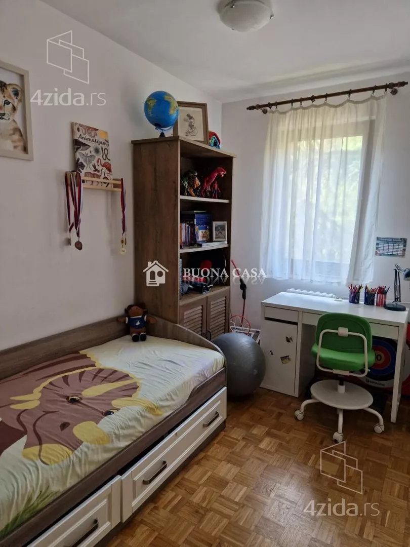 Troiposoban stan | 4zida