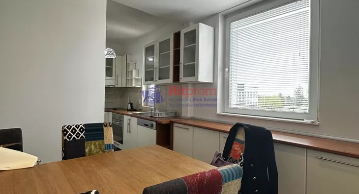 Šestosoban stan | 4zida