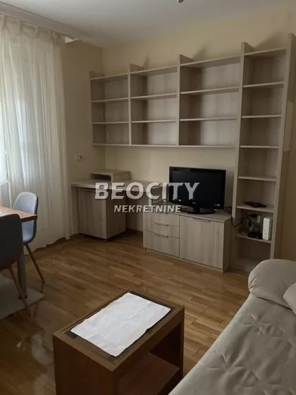 Cara Uroša *sa troškovima* | 4zida.rs