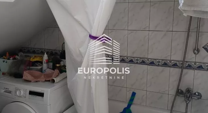 Šestosoban stan | 4zida
