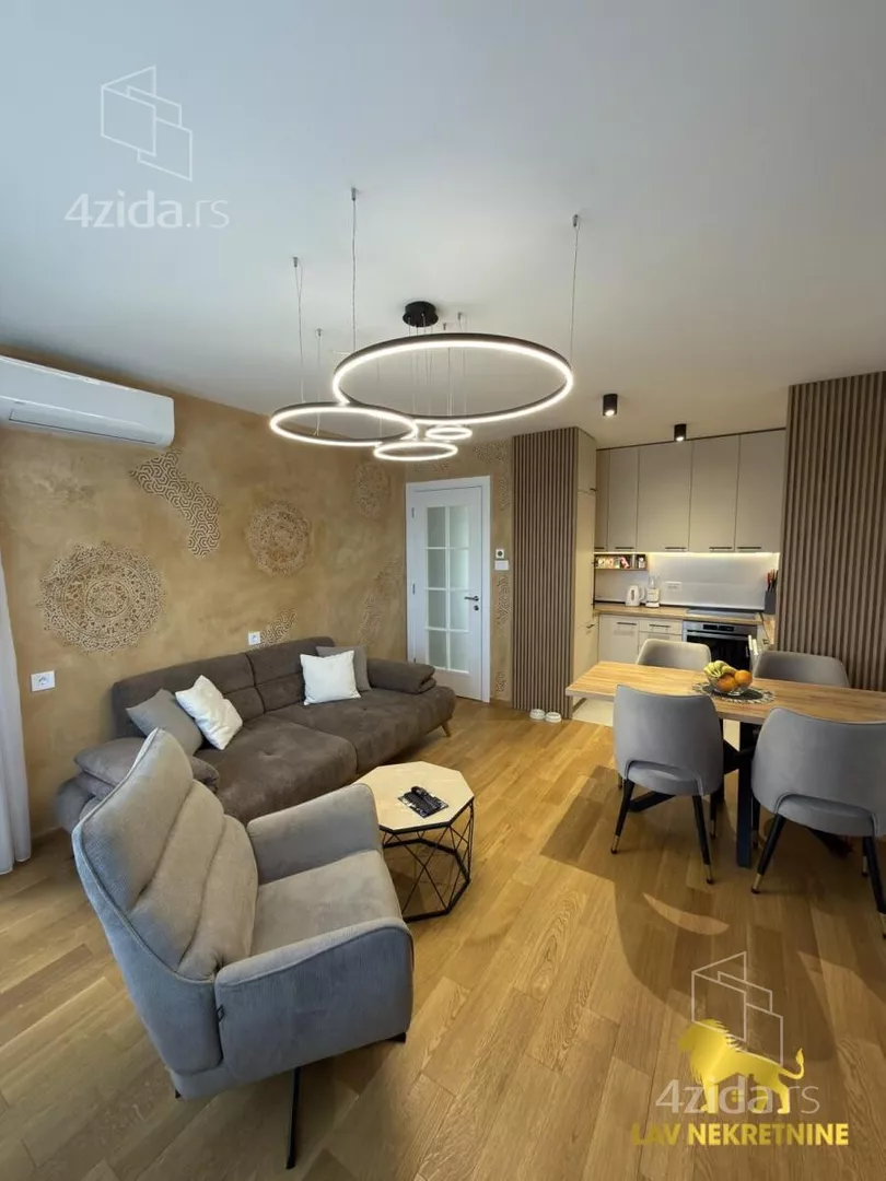 Troiposoban stan | 4zida