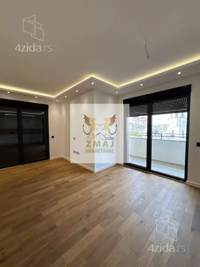 Šestosoban stan | 4zida