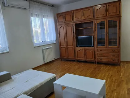 Miloša Obrenovića 21 | 4zida.rs