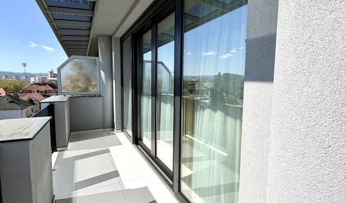 Sedmosoban stan | 4zida