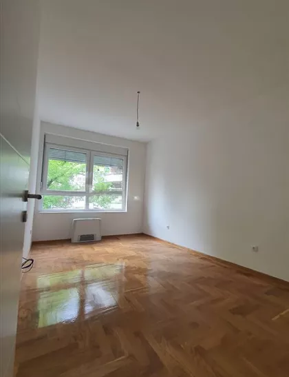 Vukov Spomenik | 4zida.rs