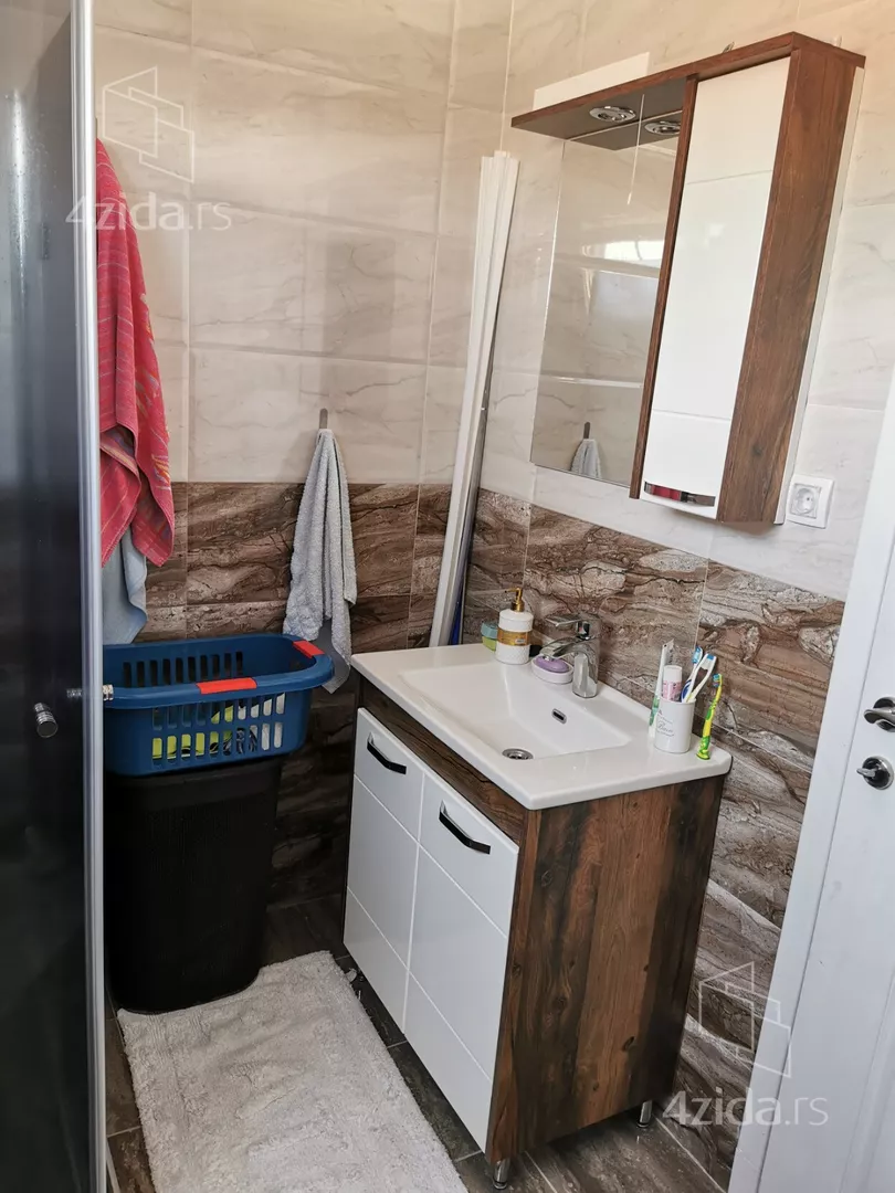 5-etažna kuća | 4zida