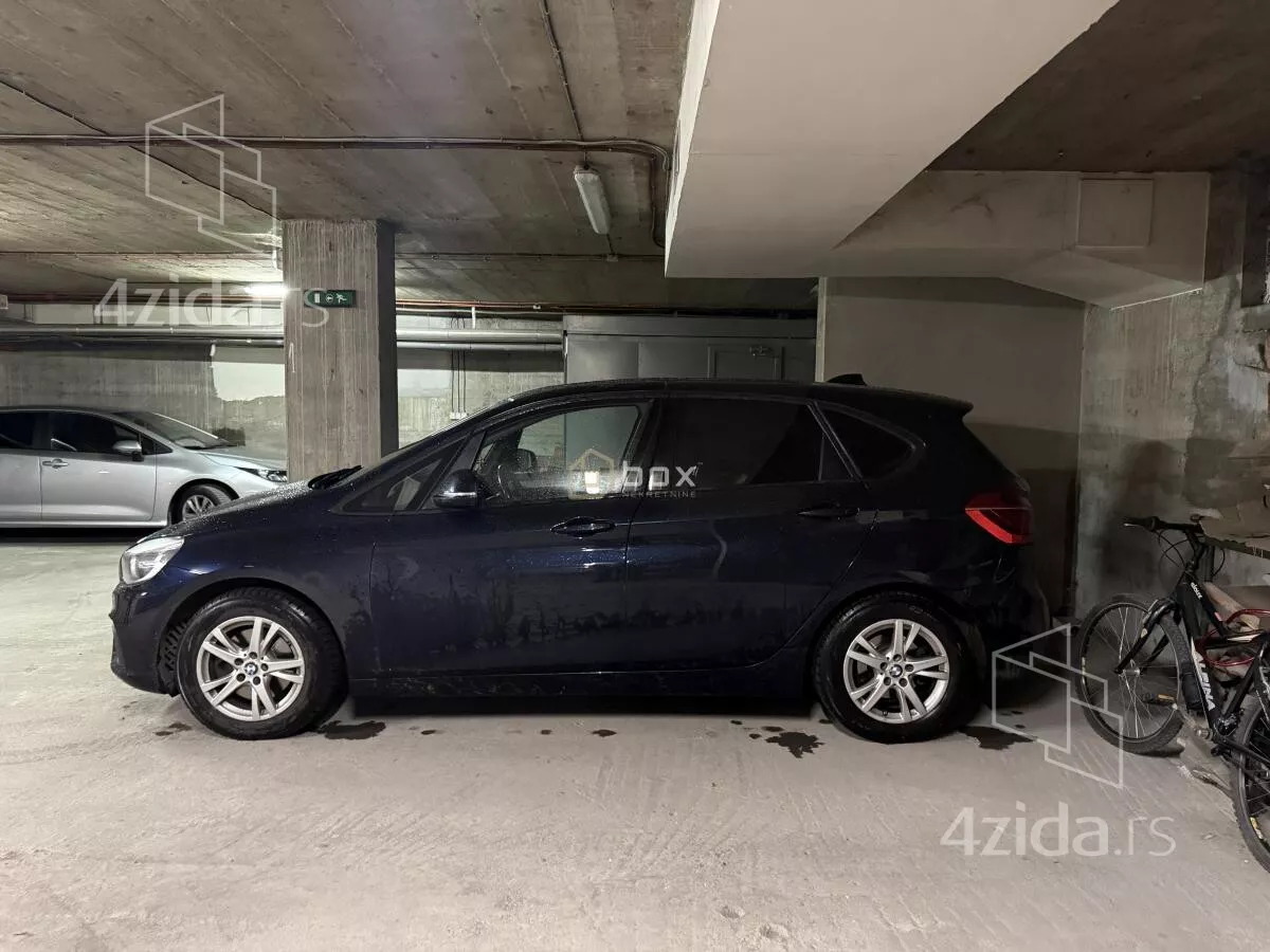 Parking | 4zida