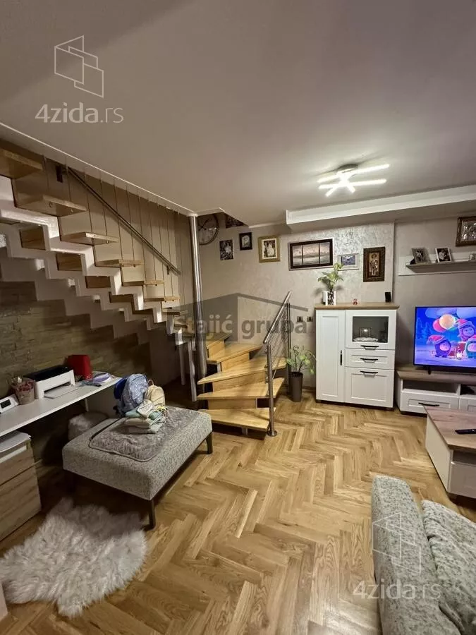 Petosoban stan | 4zida