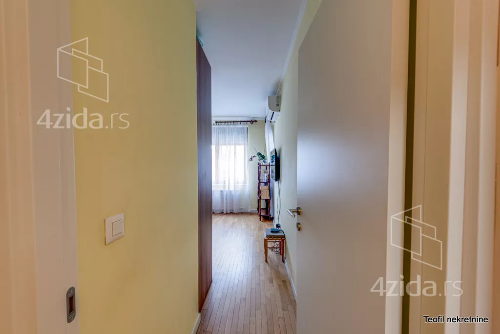 Troiposoban stan | 4zida