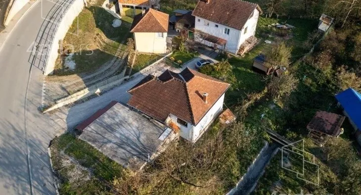 Plac | 4zida