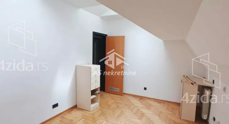 Šestosoban stan | 4zida