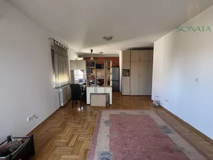 Učiteljsko Naselje | 4zida.rs