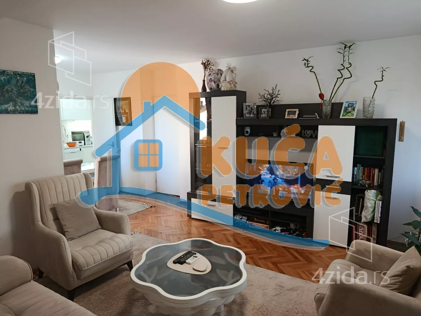 Trosoban stan | 4zida