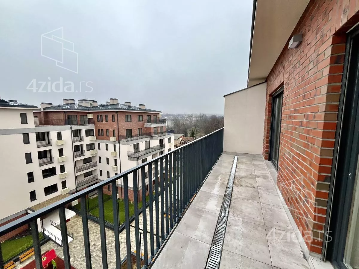 Četvorosoban stan | 4zida