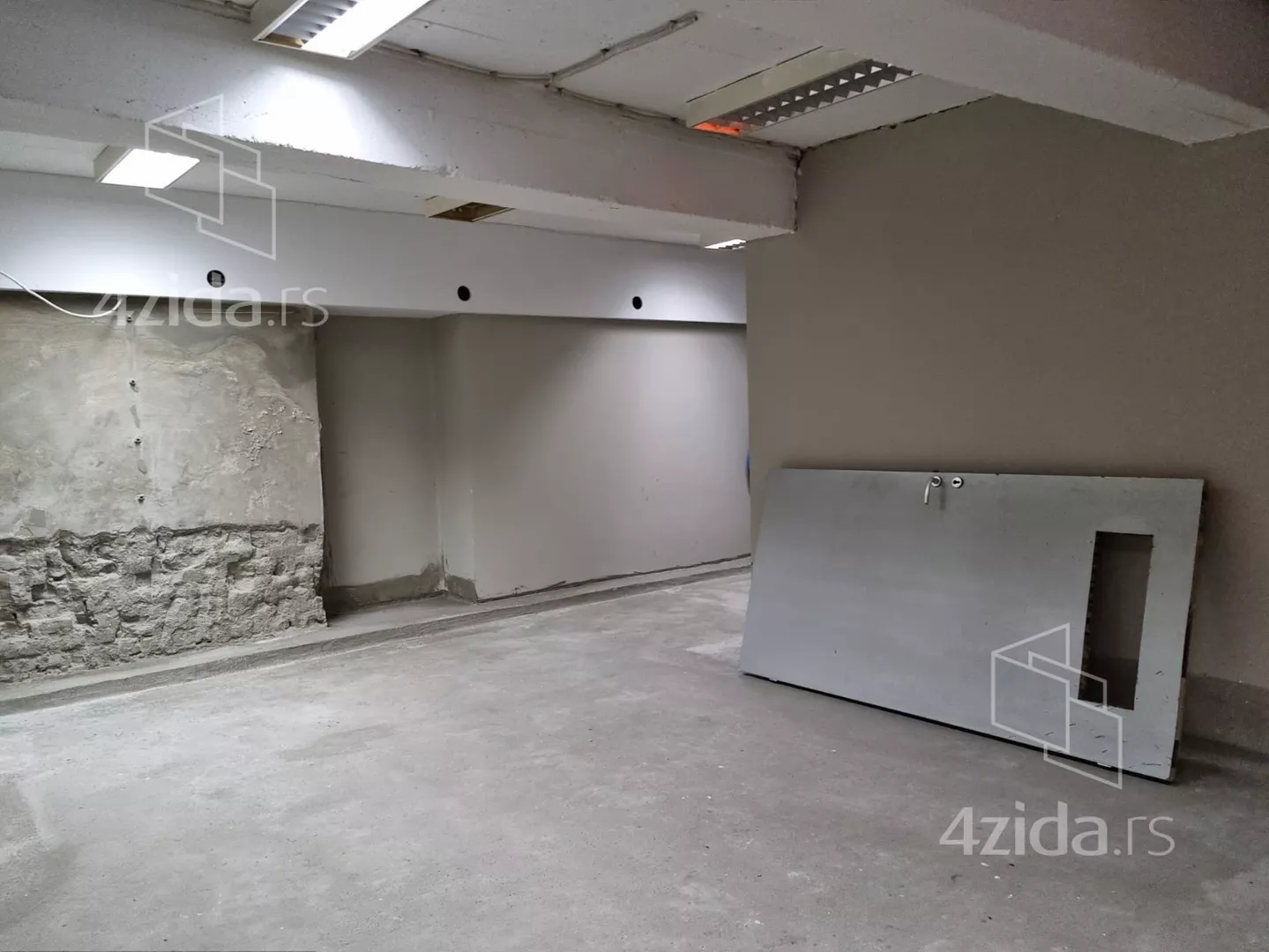 Poslovni prostor | 4zida