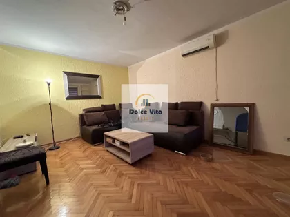 Darinke Radović | 4zida.rs