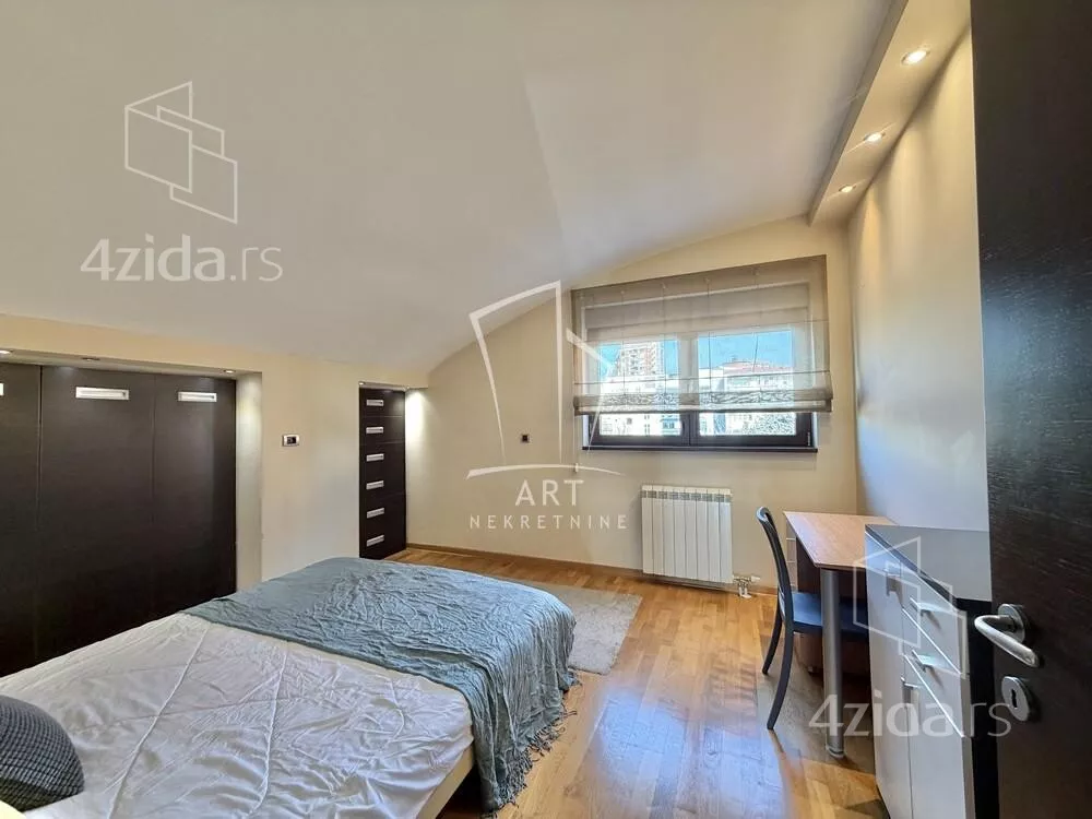 Petosoban stan | 4zida