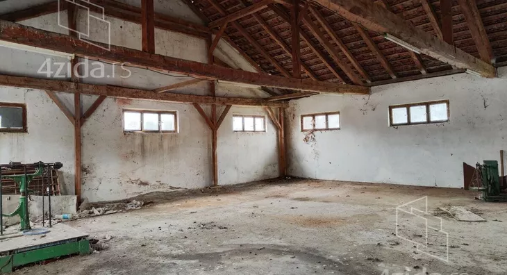 Poslovna zgrada | 4zida