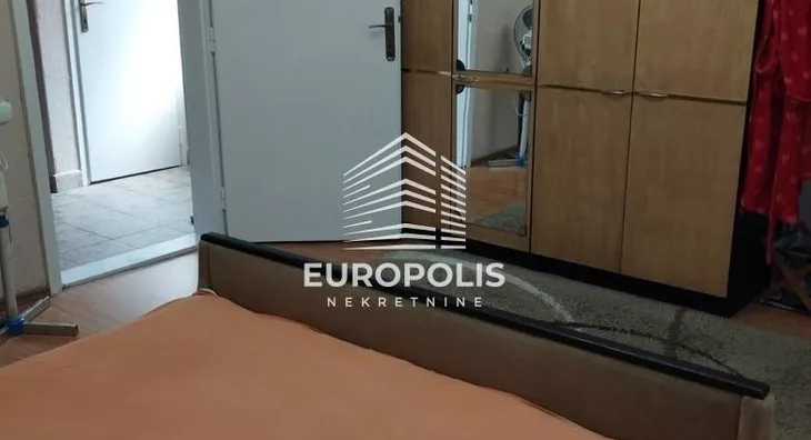 Šestosoban stan | 4zida