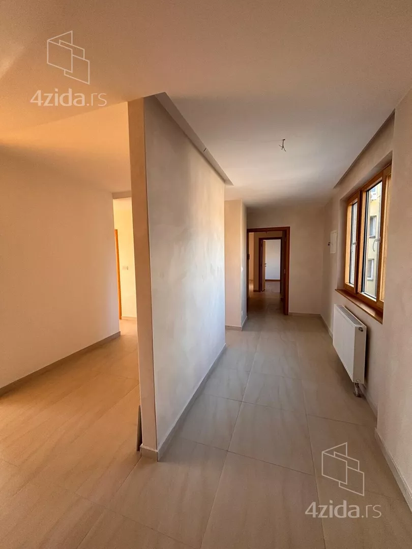 Petosoban stan | 4zida