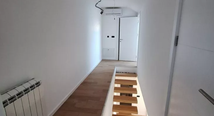 Četvoroiposoban stan | 4zida