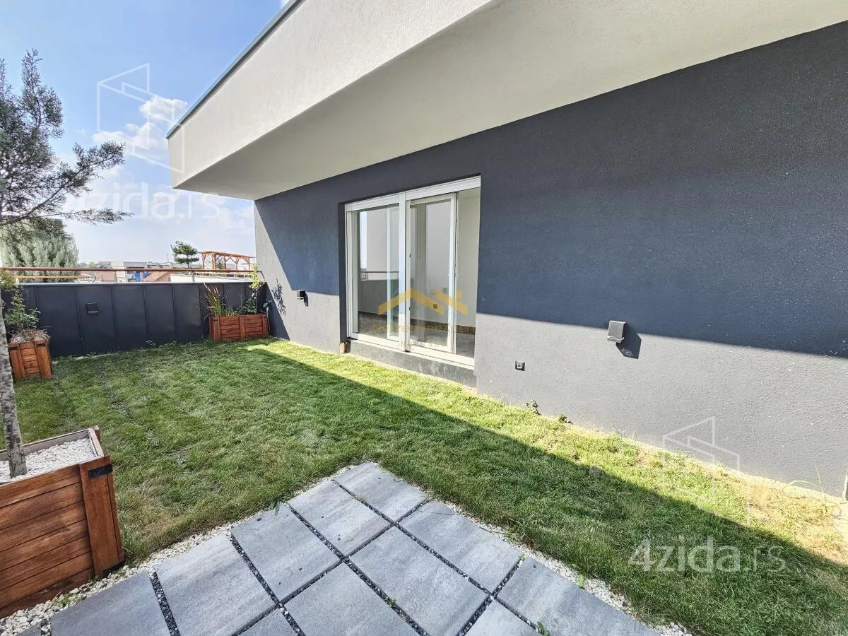 Petosoban stan | 4zida