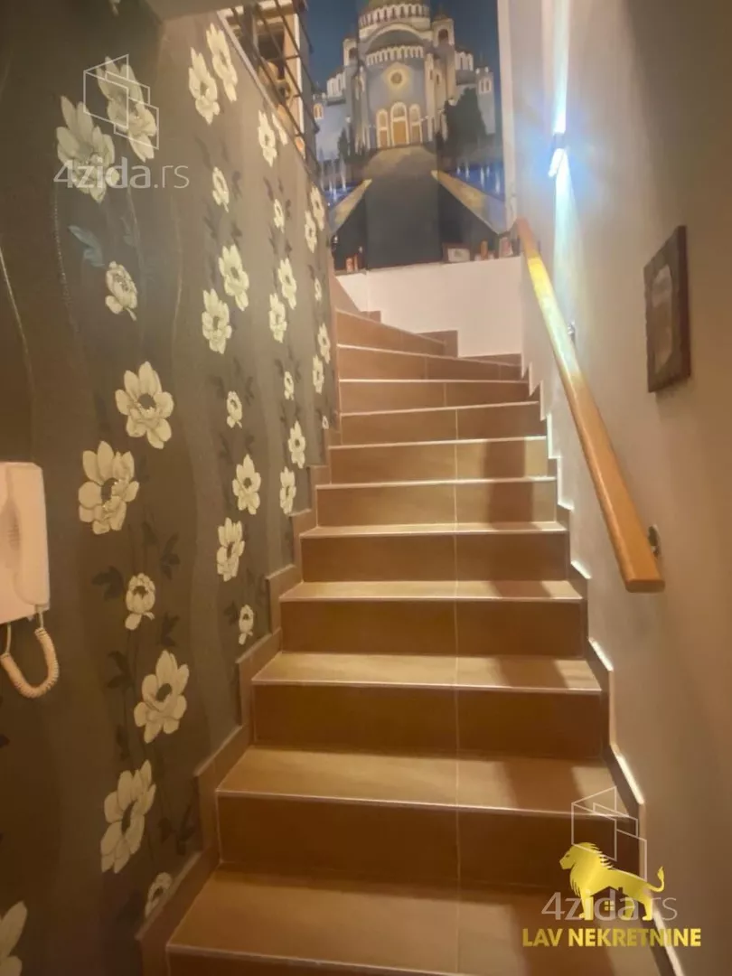 Četvoroiposoban stan | 4zida