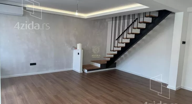 Četvoroiposoban stan | 4zida