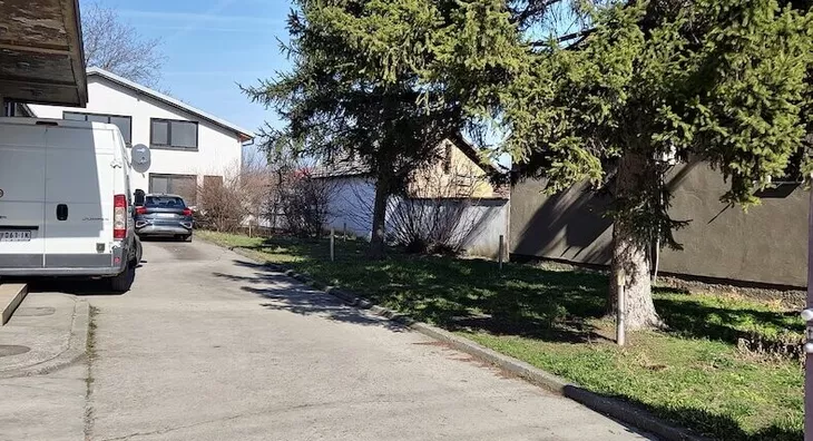 Poslovna zgrada | 4zida