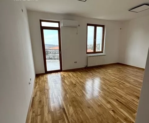 5-etažna kuća | 4zida