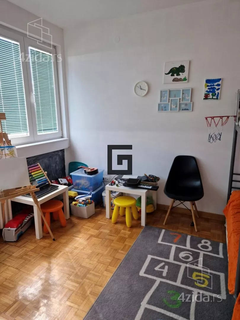 Troiposoban stan | 4zida