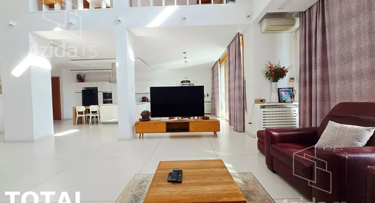 Sedmosoban stan | 4zida