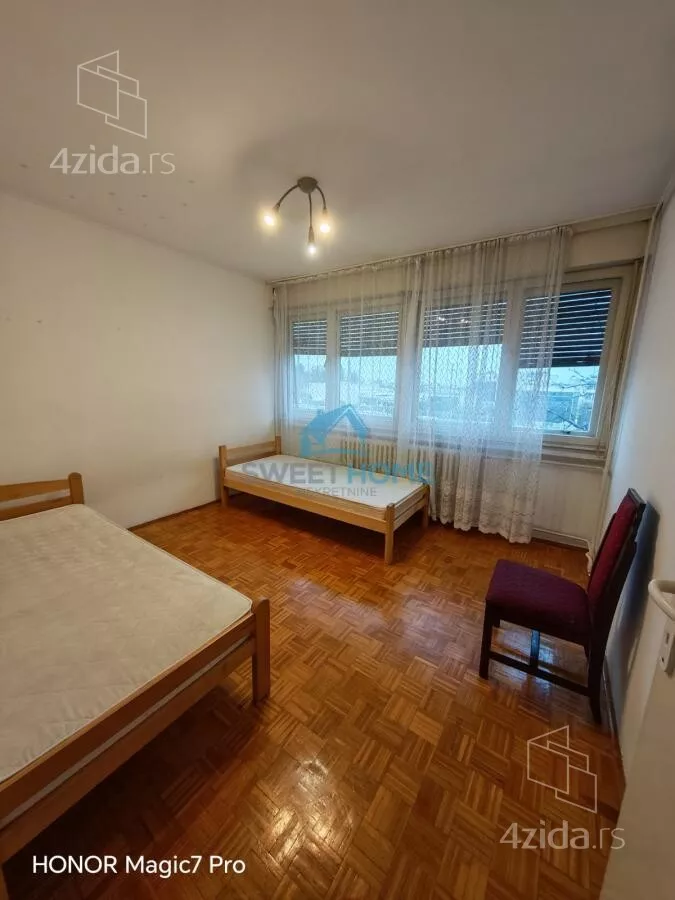 Troiposoban stan | 4zida