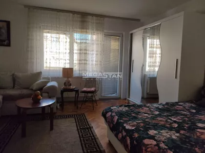 Vladimira Rolovića | 4zida.rs