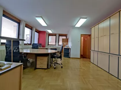 Ustanička | 4zida.rs