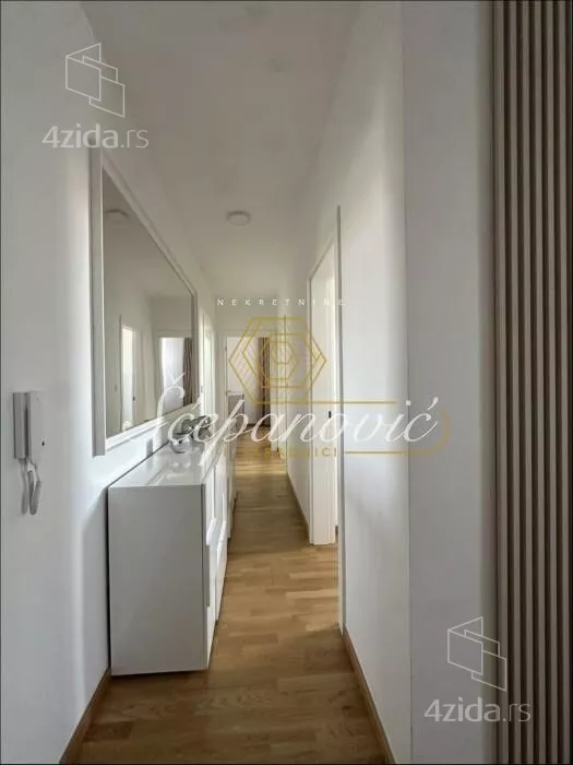 Četvoroiposoban stan | 4zida