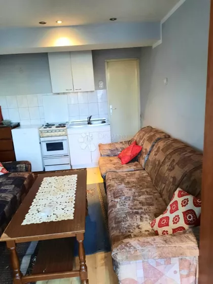 Šesnaestog Oktobra | 4zida.rs