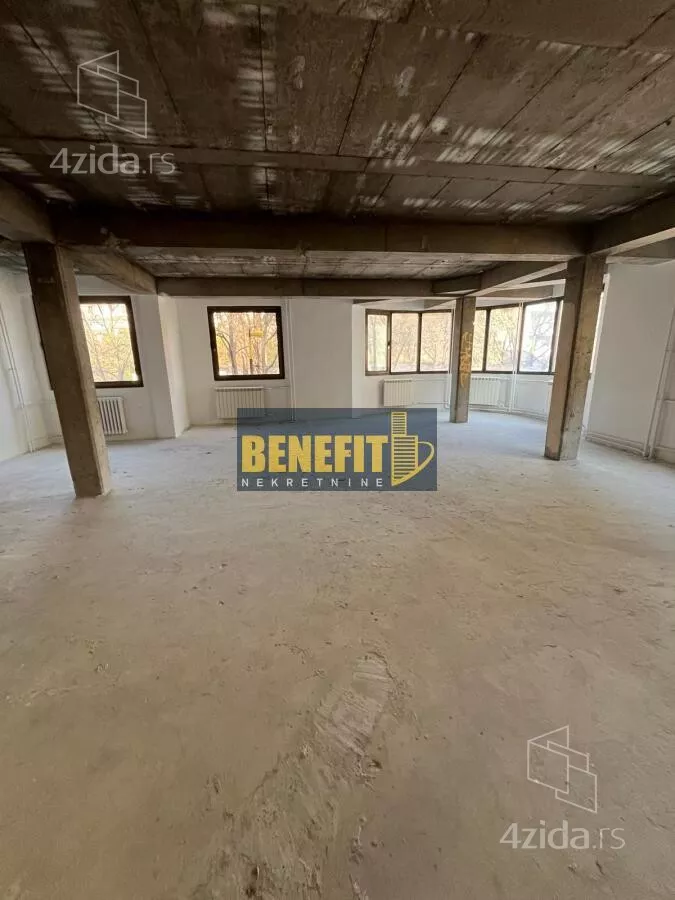 Poslovna zgrada | 4zida