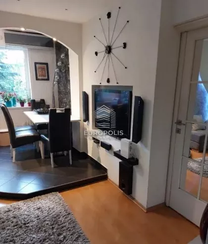 Prvomajska | 4zida.rs