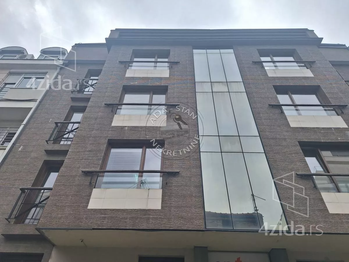 Petosoban stan | 4zida