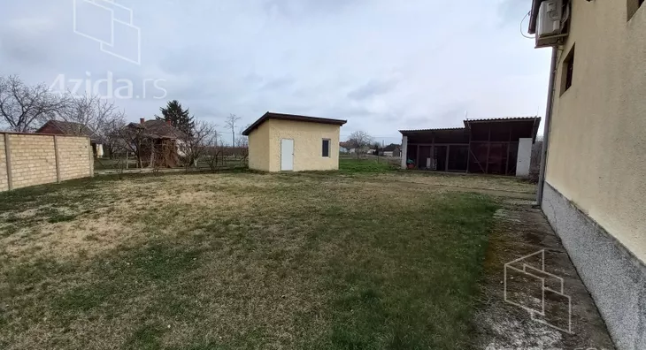 Poslovna zgrada | 4zida