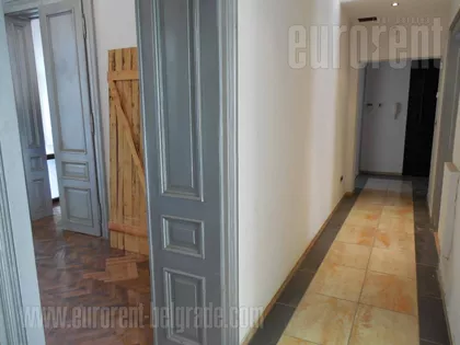 KNEZ MIHAILOVA | 4zida.rs
